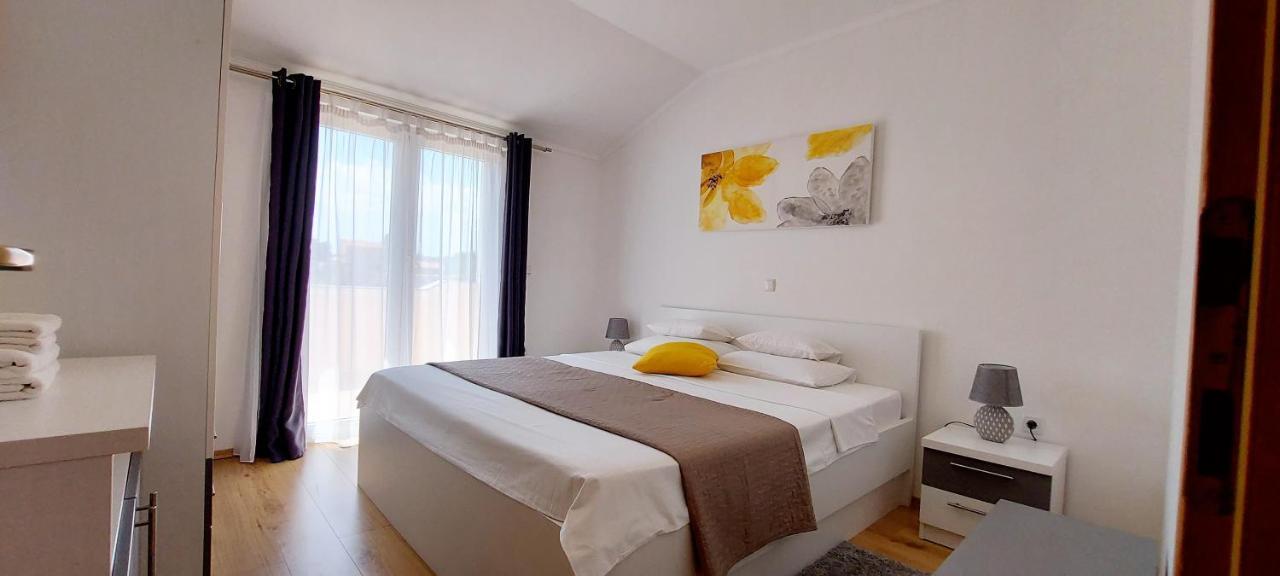 Apartments Marijana Rab Town Eksteriør billede