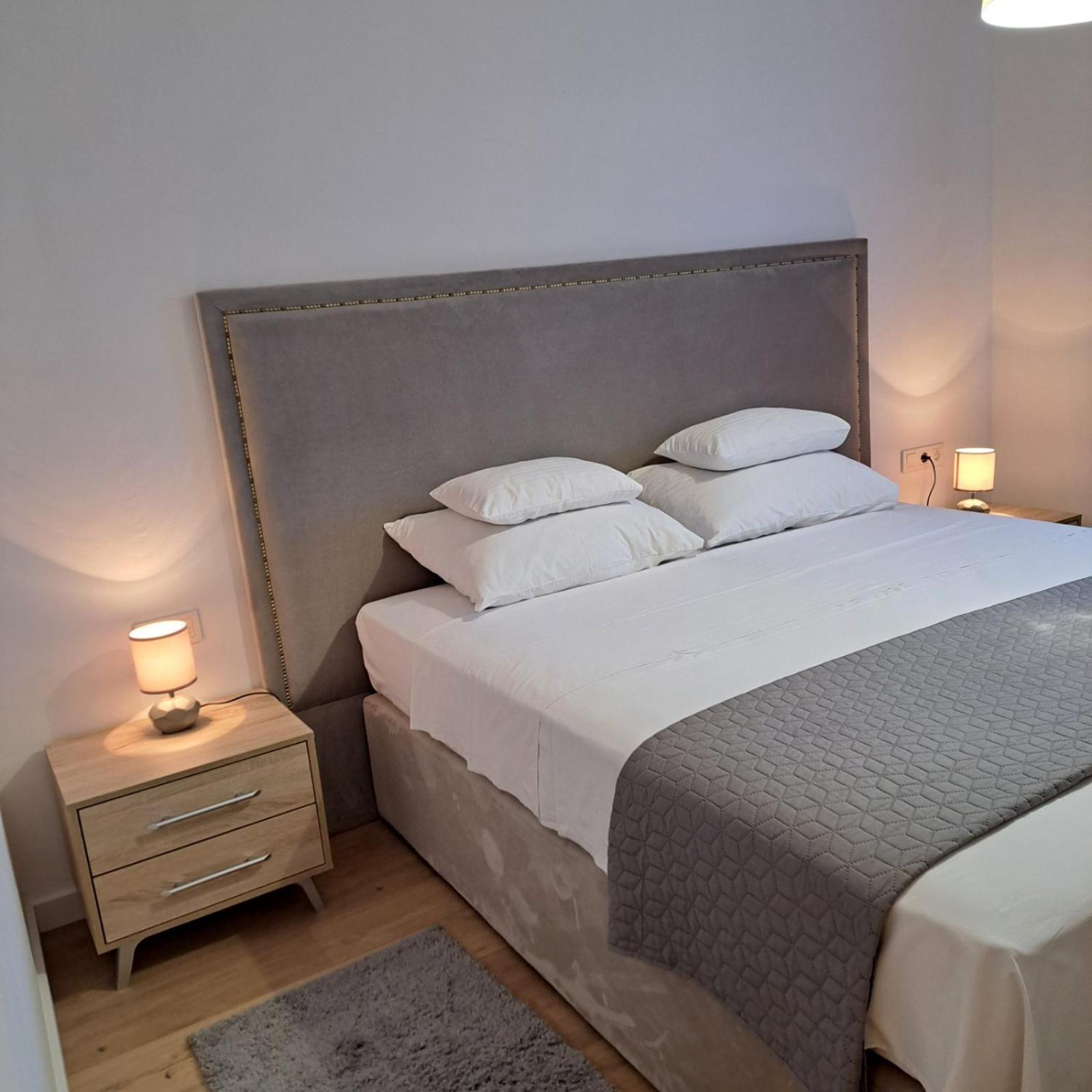 Apartments Marijana Rab Town Eksteriør billede